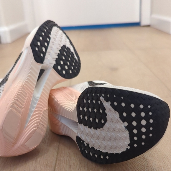 Nike Women's ZoomX Vaporfly - Picture 6 of 6